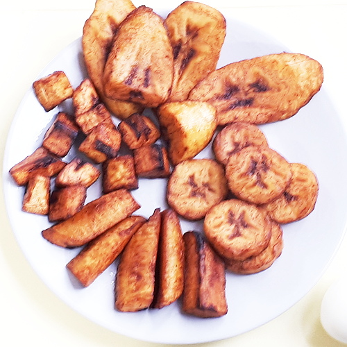 Different ways of cutting fried Plantain