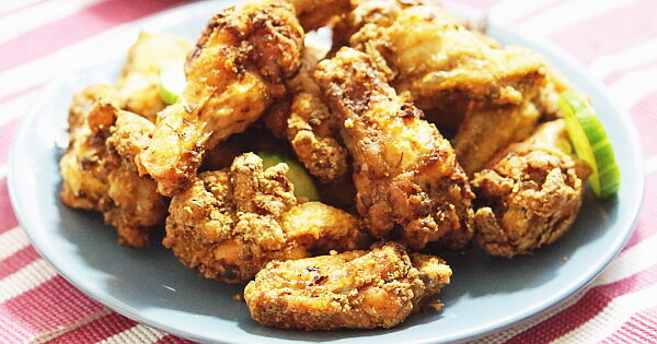 Homemade crispy fried chicken wings